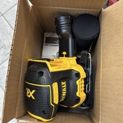 Dewalt 20v cordless square sander tool only
