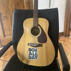 Yamaha Acoustic Guitar