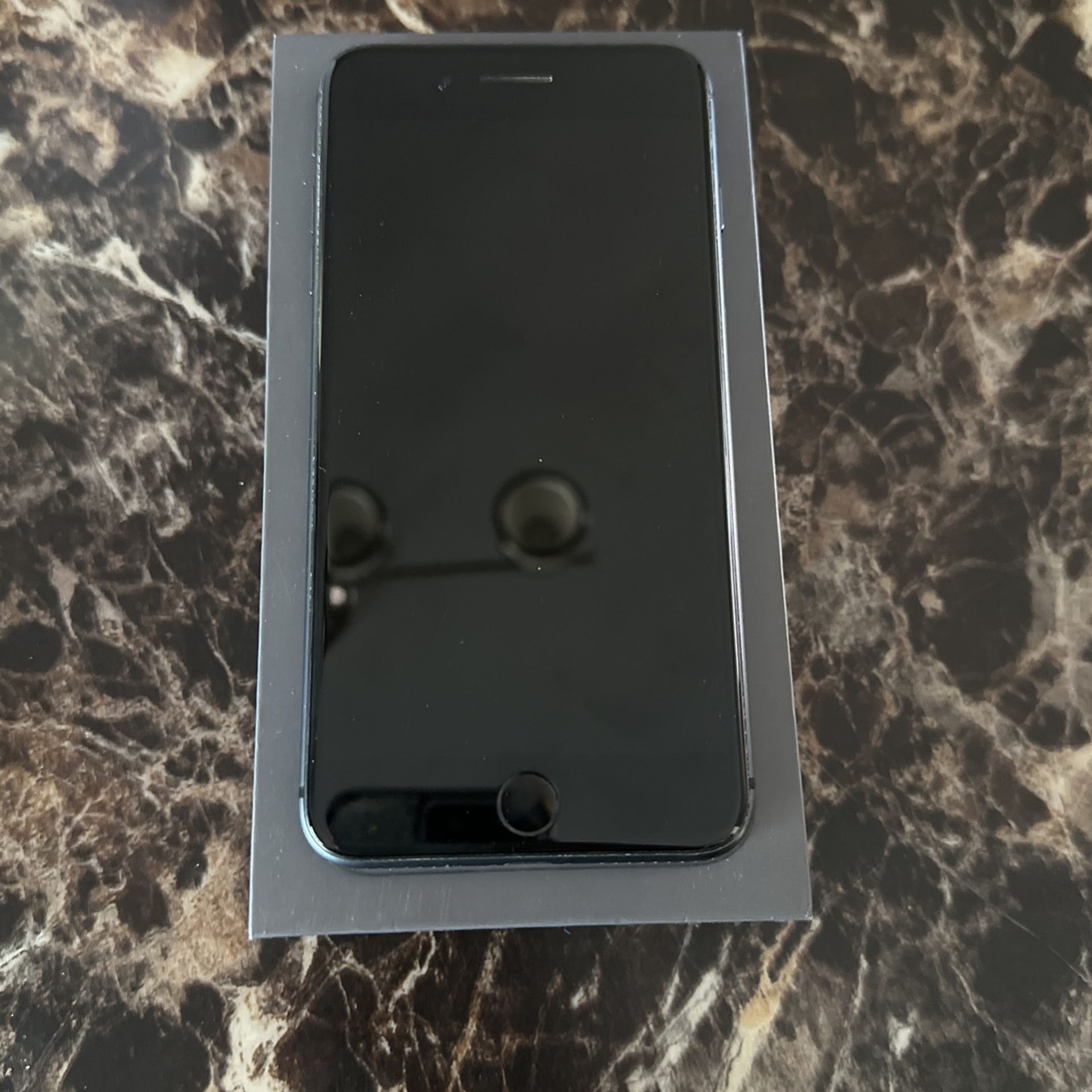 iPhone 8 Plus/with Case