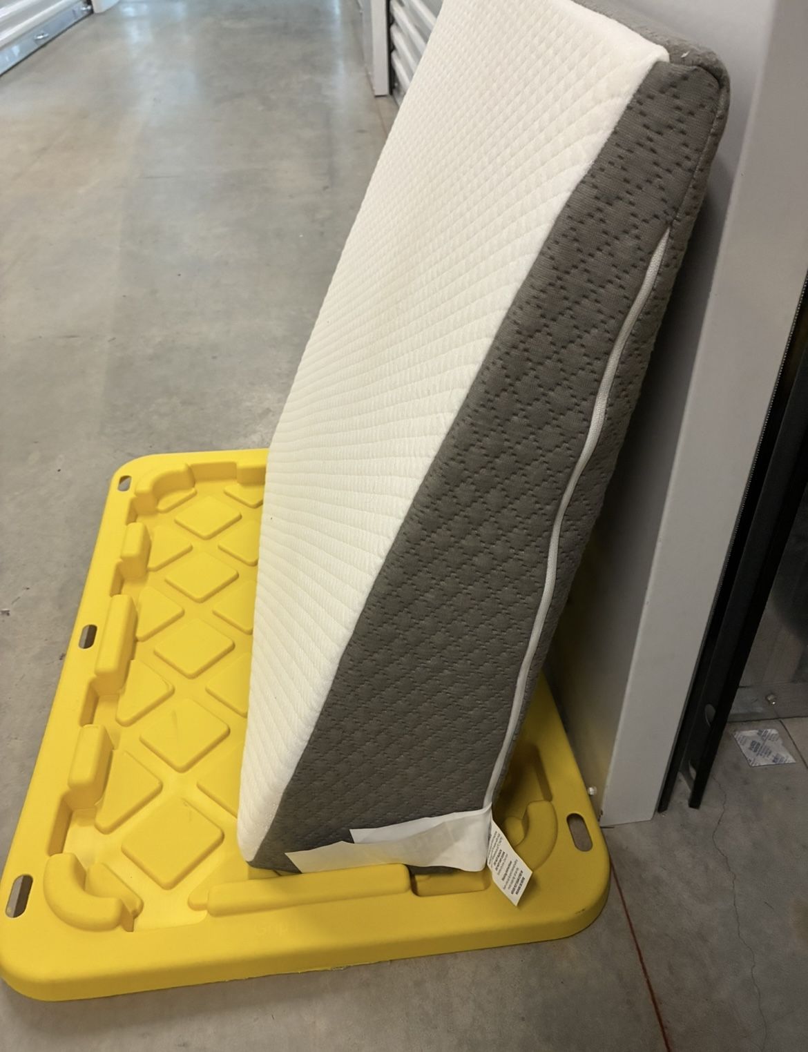 Bed Wedge Pillow