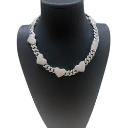 Cuban chain with 18k white gold moissanite heart pendant