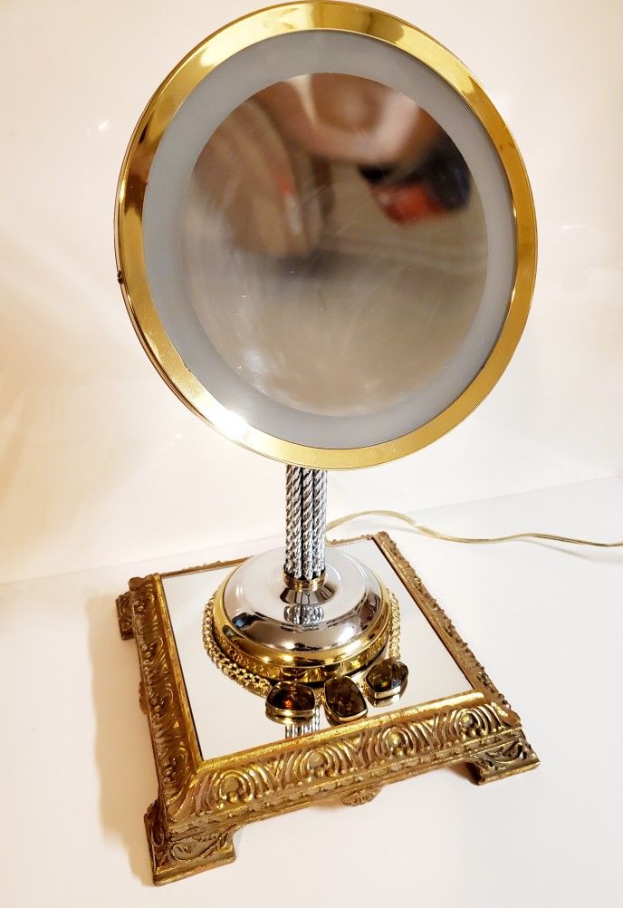 1980 Vintage Makeup Lamp