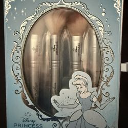 New Disney Cinderella Princess Women's Makeup Brushes Cosmetics 4 Piece Set