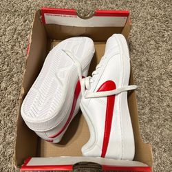 Nike Court Royal