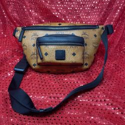 MAN FANNY PACK