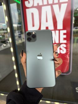 $85 to finance - Unlocked iPhone 11 Pro Max (64GB)
