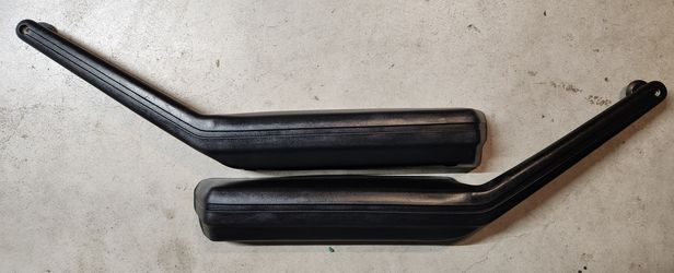 82-92 CAMARO/FIREBIRD DOOR ARM REST WITH NEW SLEEVS