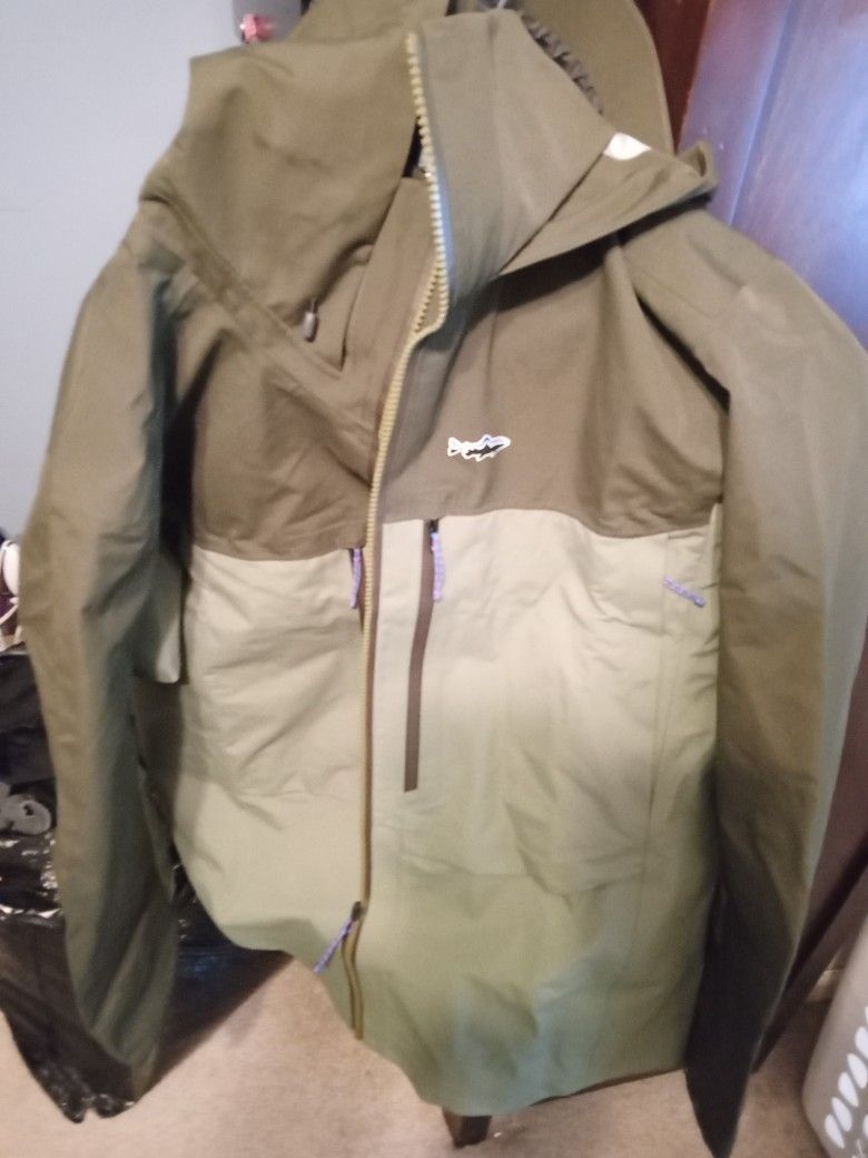 Patagonia Mens Rain Coat "New"