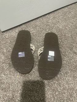 Skechers flip flops