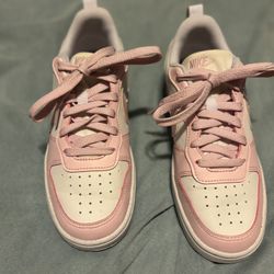 Girl Nike Dunk Low
