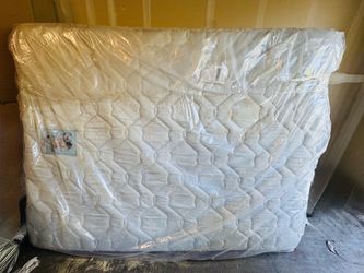 Queen mattress and spring box support