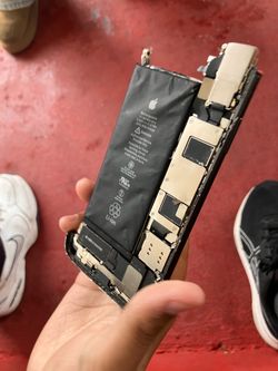 Barely working iPhone limited edition/ $1000 paperweight