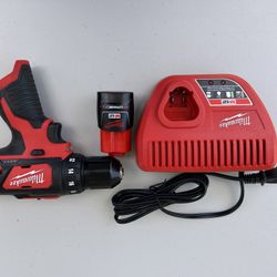 Milwaukee M12 Lithium-ion Cordless 3/8in Drill Driver Combo