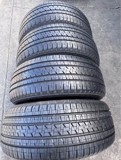 255/55r20 Bridgestone tires con 80% de Vida las 4