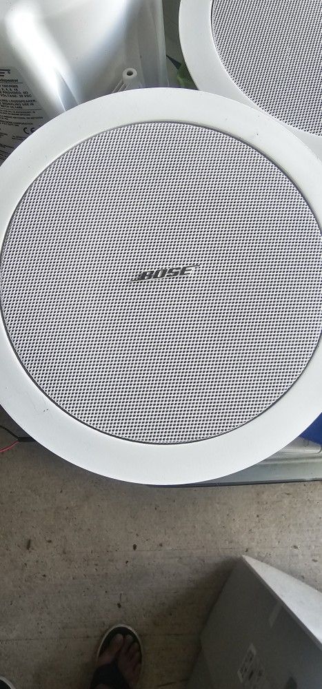 Bose ceiling speakers ( 6 speakers )