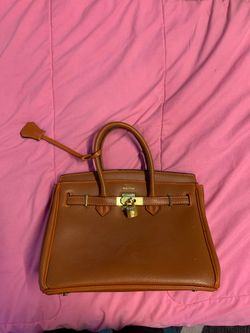 HERMES IN THE LOOP 18 PM Chai Taurillon Clemente Handbag for Sale in San  Jose, CA - OfferUp