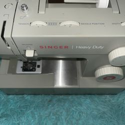 Singer Heavy Duty Sewing Machine 
