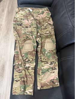 Army combat camo pants with knee pads LG