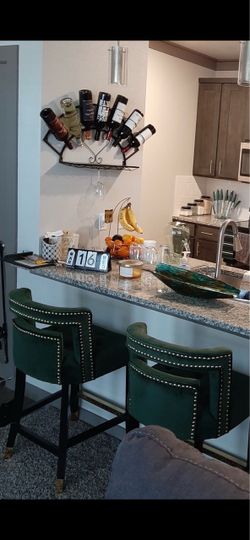 COUNTER HEIGHT BAR STOOLS