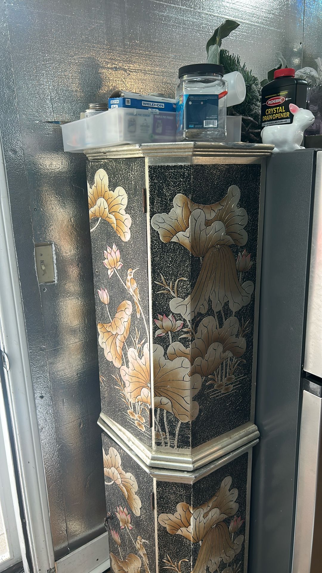 Chinese Pilar Chest