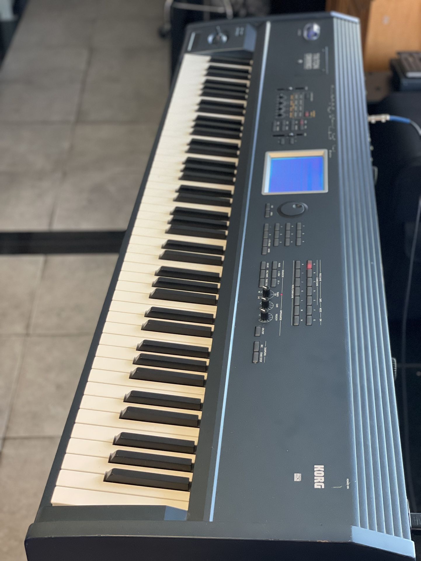 KORG TRITON EXTREME 88key Music Workstation Sampler Good