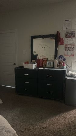 Elegant Navy Bedroom Dresser & Mirror Set