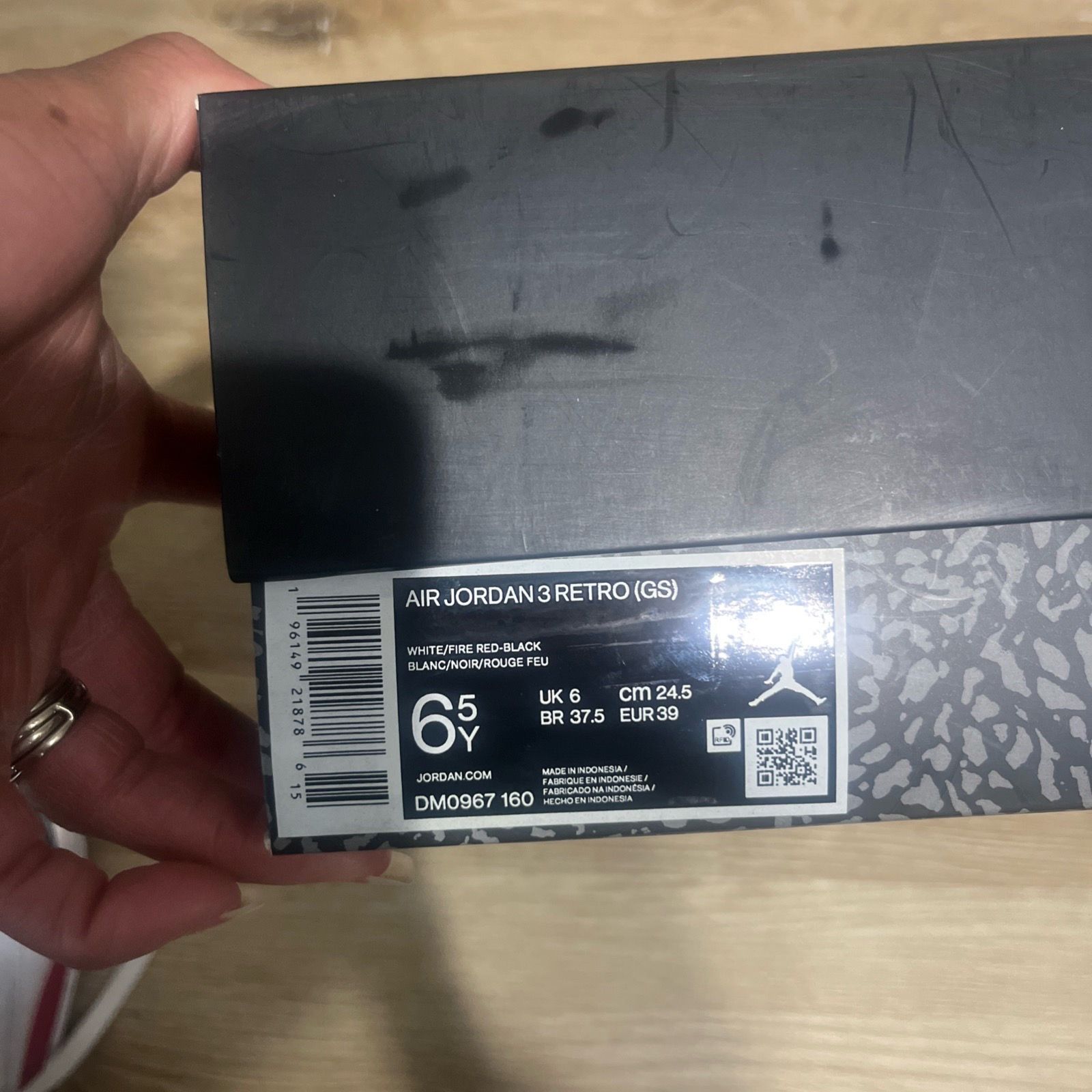 Air Jordan 3 Retro 6.5Y