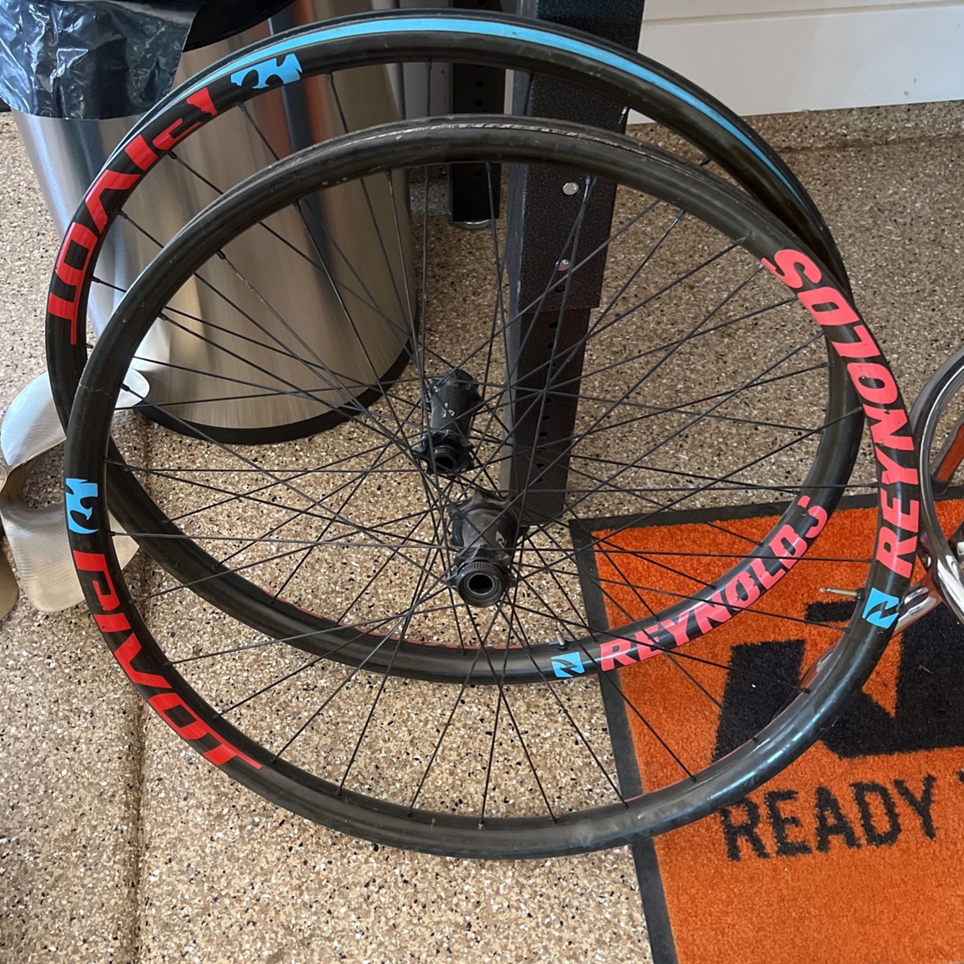 Set Of Reynolds Carbon Fiber 29 Rims