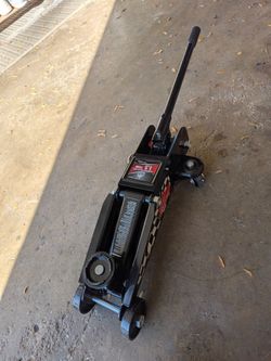 Jack Boss 1.5 Ton Floor Jack