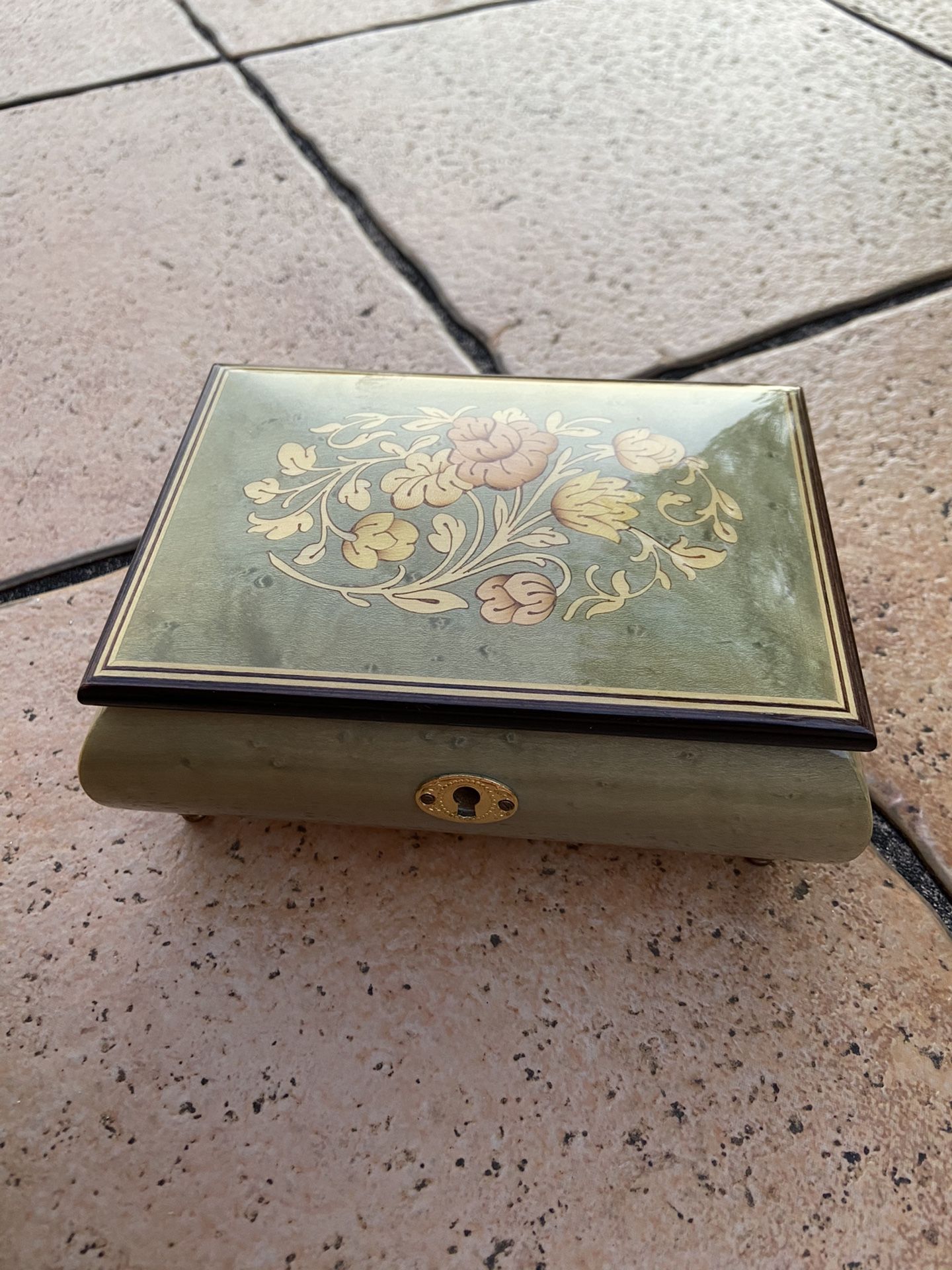 Vintage Jewelry Music Box Romance Swiss Made By Reuge