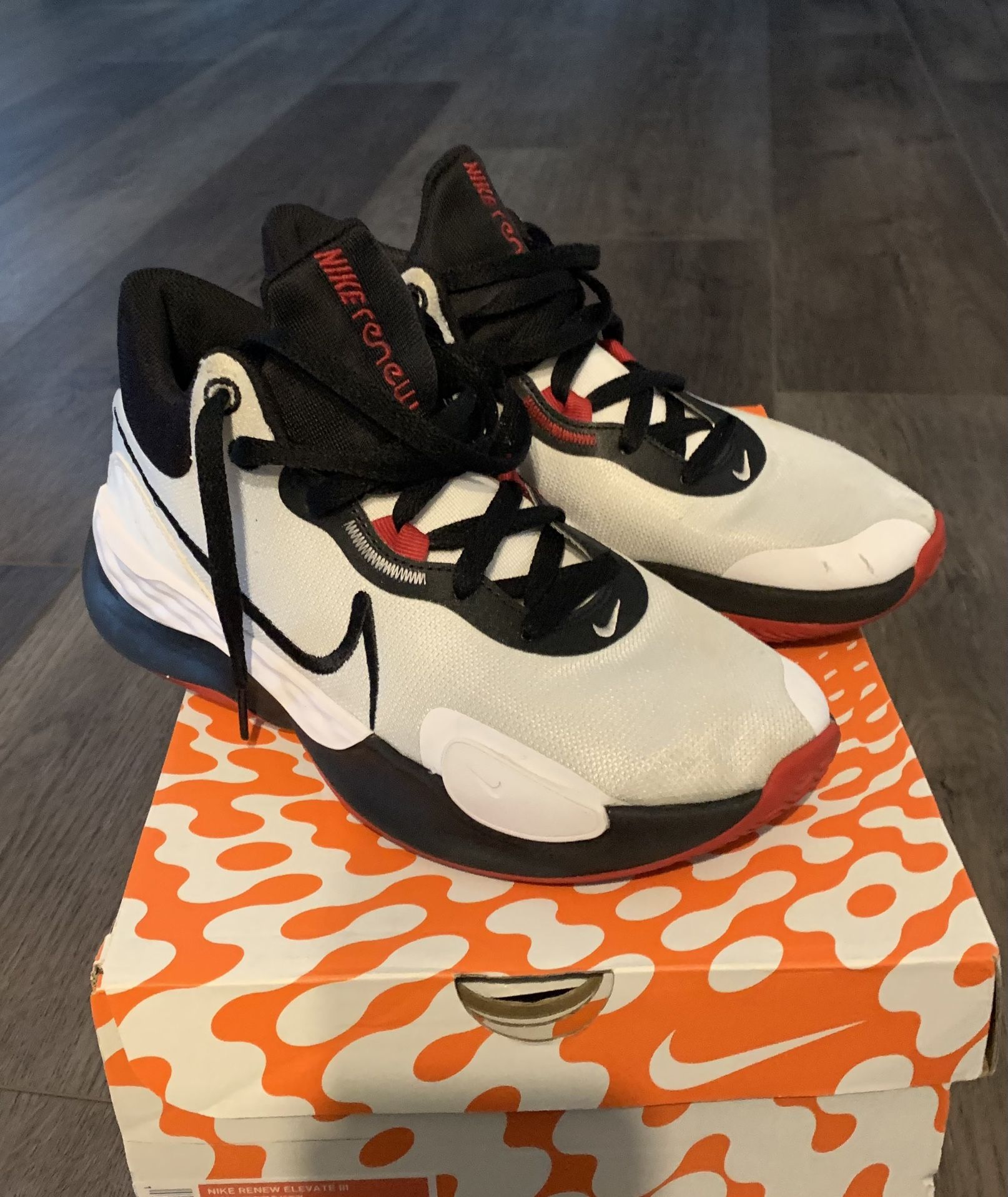 Nike Renew Elevate III Basketball Shoes (Sz 7.5)