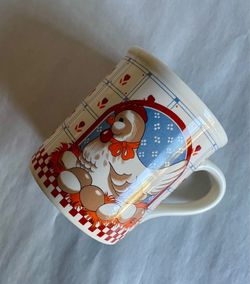 Vintage 10-oz Chicken Resting on Eggs Farmhouse-Style Mug