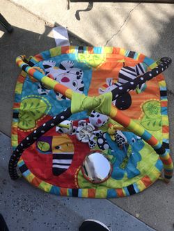 Baby play yard