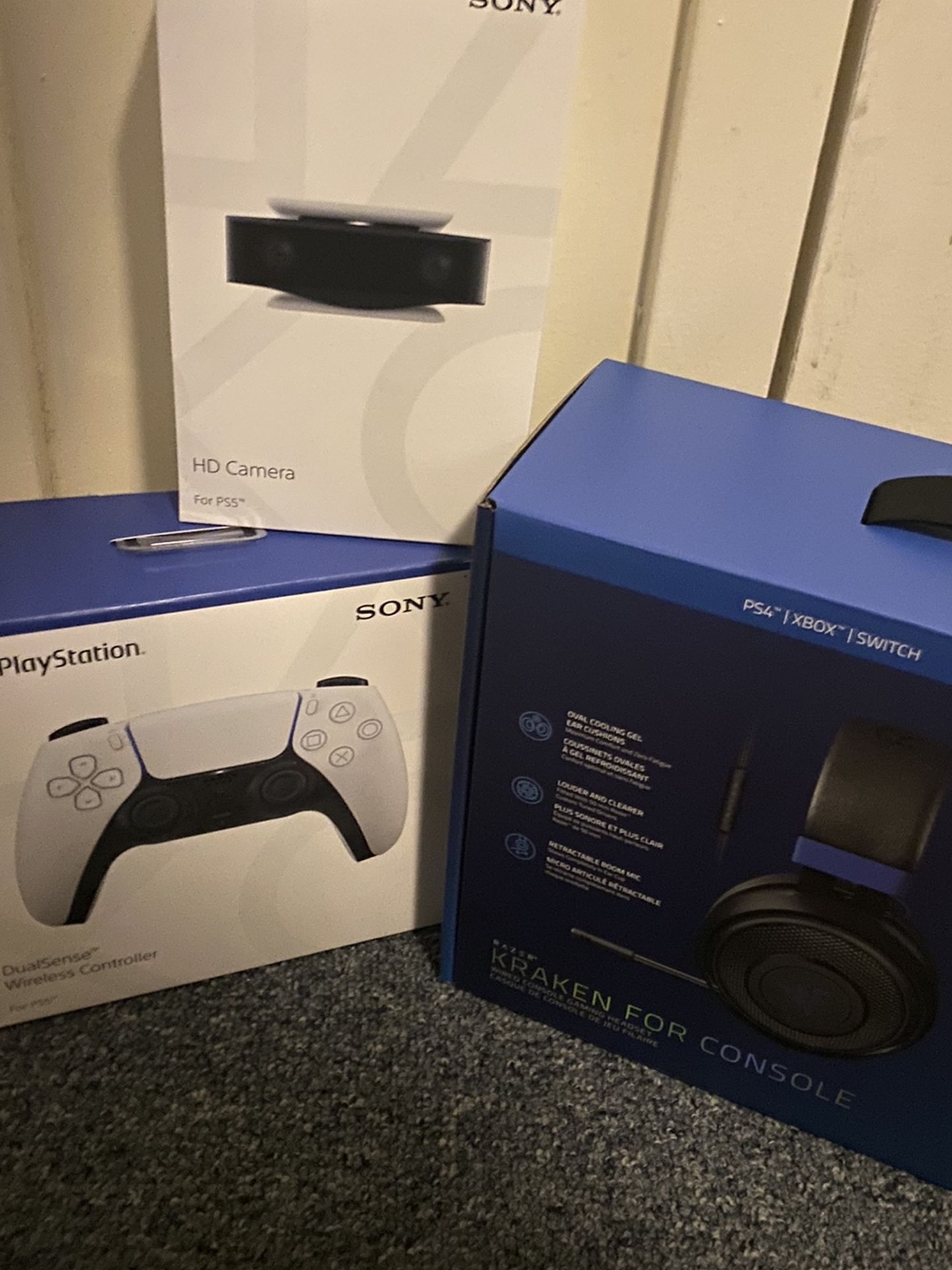 Headset, PS5 HD camera & PS5 controller