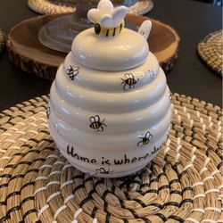 Bee Honey Pot