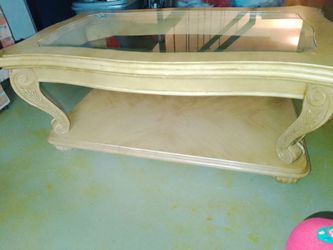 Center Table with a set of lamp tables