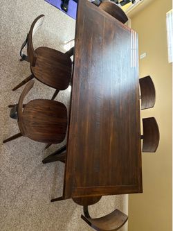 Dining table + 6 Chairs
