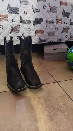 Black Ariat square toe boots