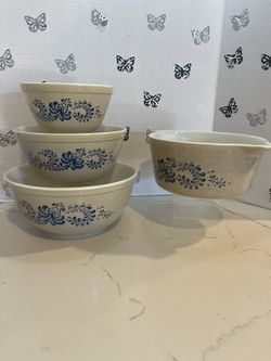 Pyrex Set