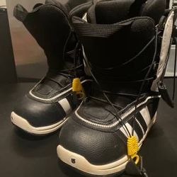 Burton Ruler Smalls Snowboard Boots Size 5 US