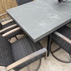 Pottery barn outdoor table FREE