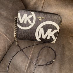 michael kors purse 