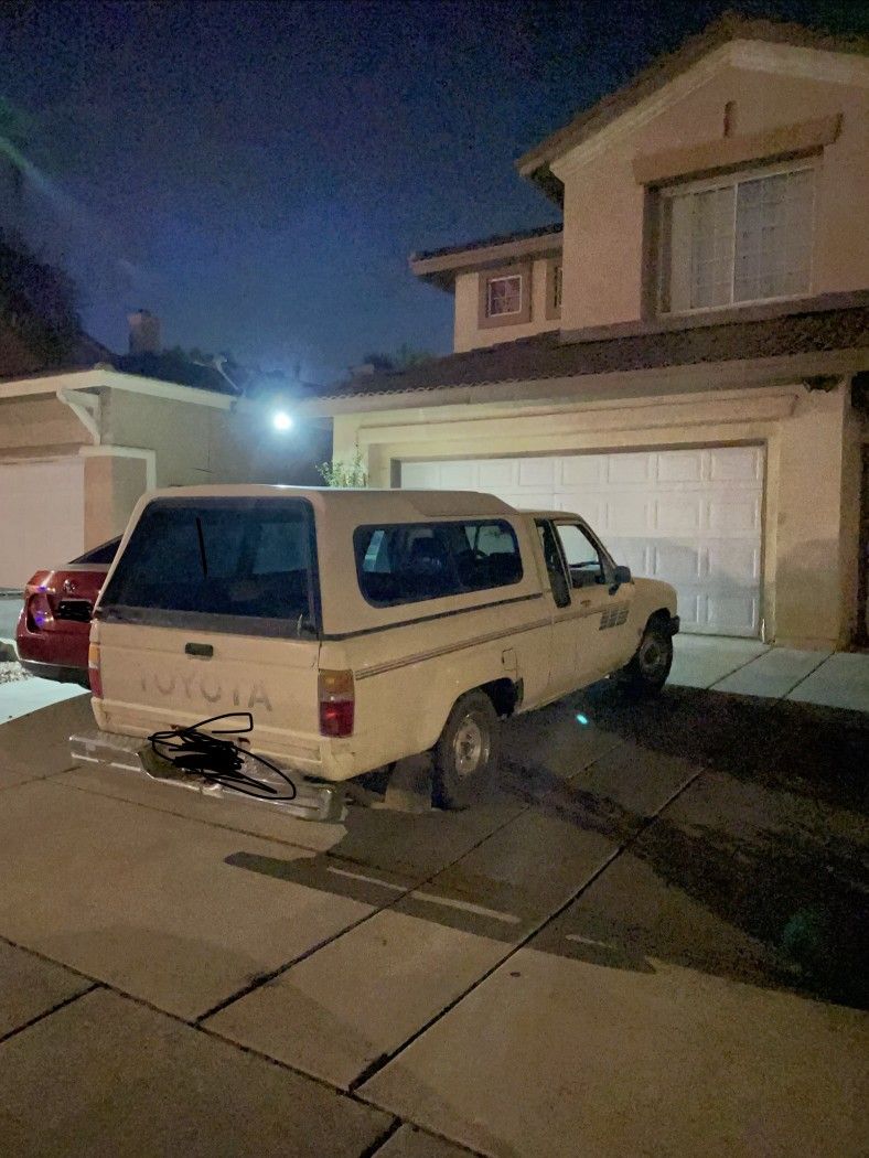 Camper Shell For 85 Toyota 6' Bed