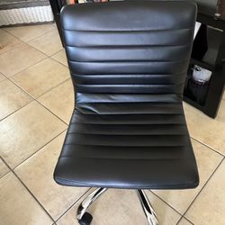 Office /Desk Chair (Price Is Firm) 