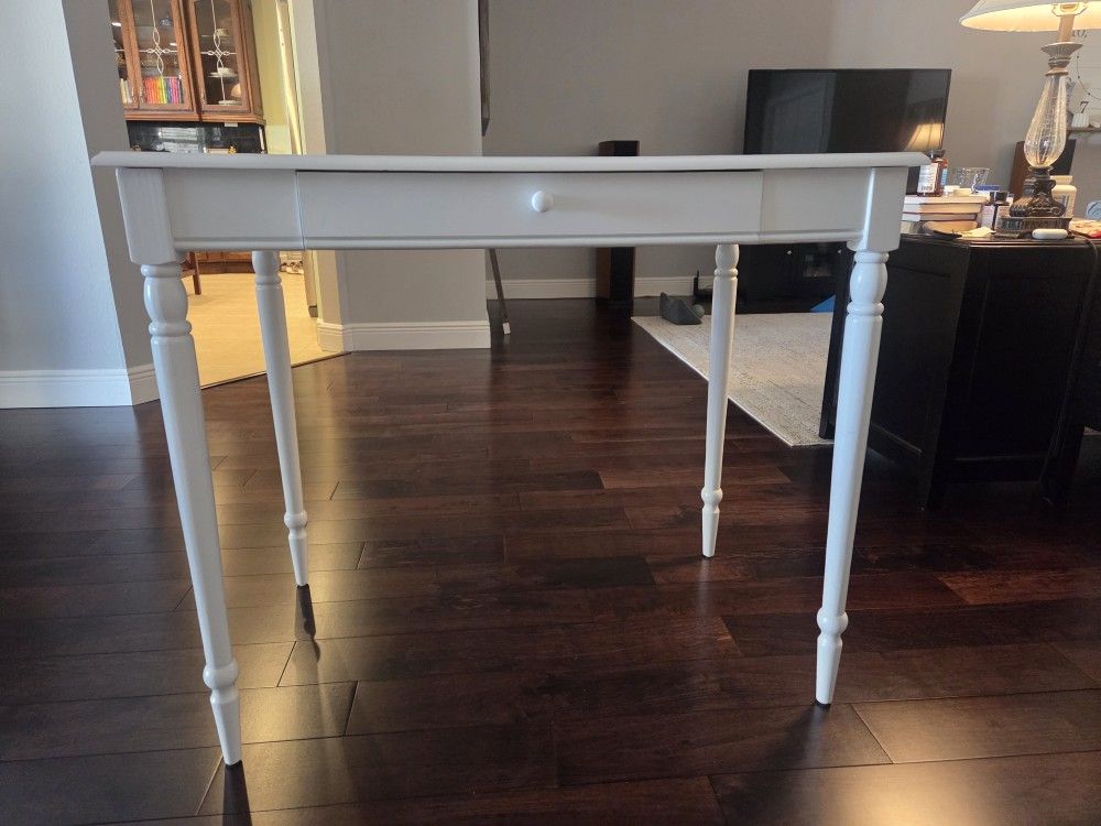 White Desk
