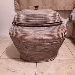Vintage Coastal Washed Pencil Reed Lidded Basket