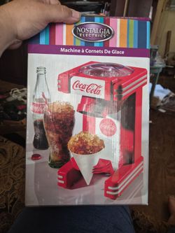Snow cone maker