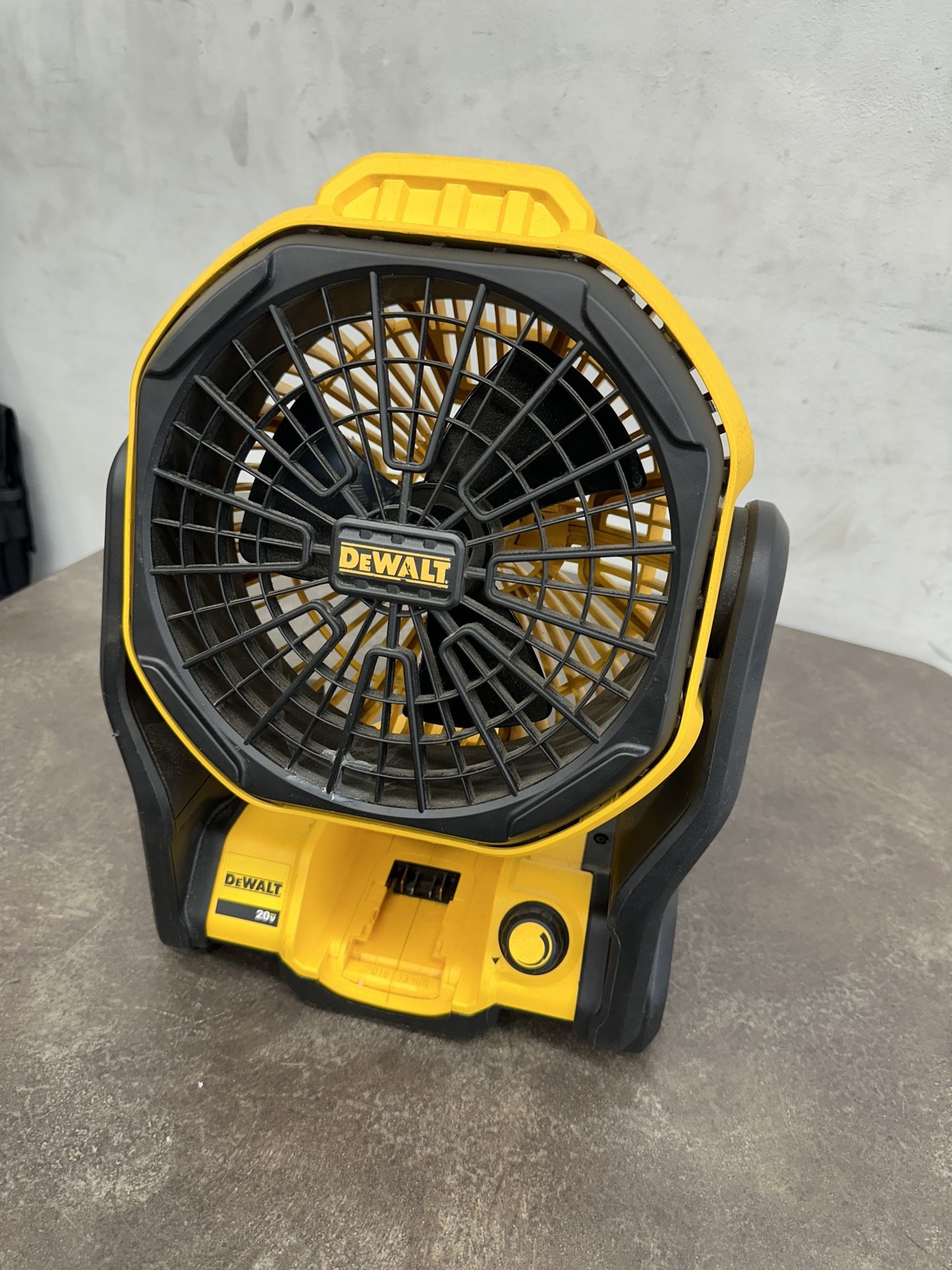 Dewalt DCE511 20V Max Jobsite Fan