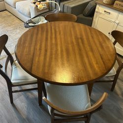 Small Table With Chairs 