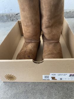 Brown bow UGGS